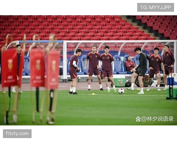 美国男足现阶段后防线持续紧绷，争夺世界杯资格关键战中攻守失衡